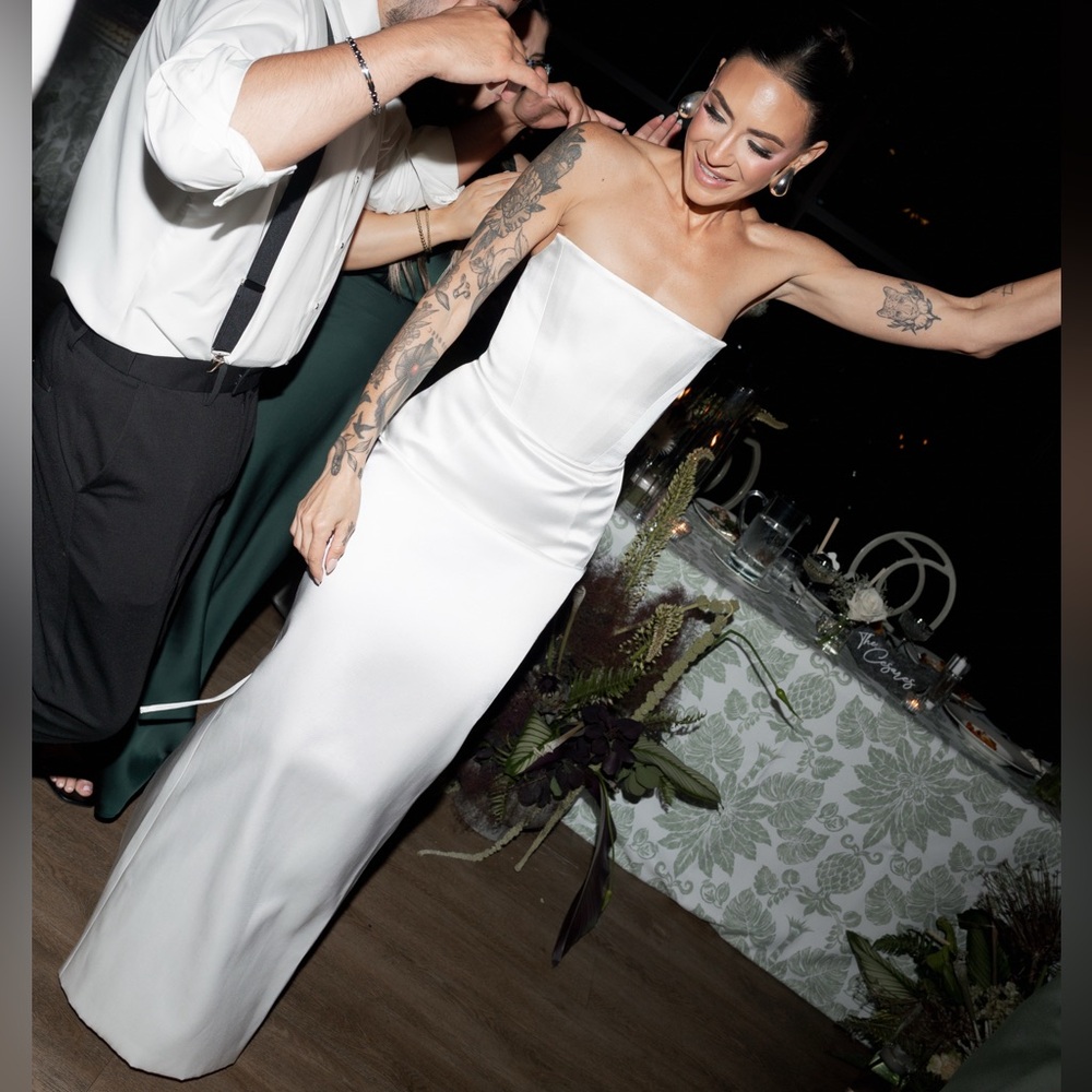 Bronx and Banco Florentina White Strapless Wedding Dress - Picture 8 of 16